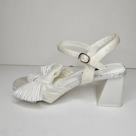 Nine West Open Toe All White Bow Sandal Chunky Heel Size 7.5 - Picture 2 of 15